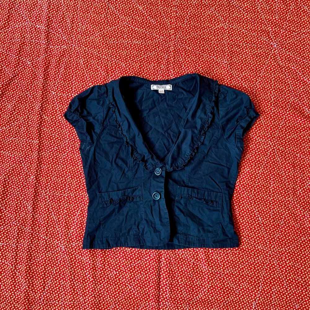 Decree vintage 2000s Black Ruffle Trim Short Sleeve Button Up Vest Top XL